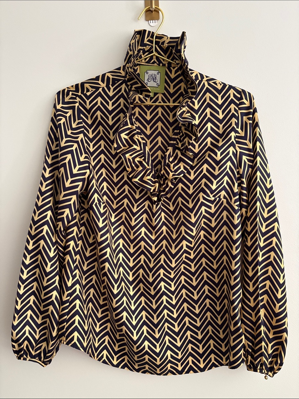 Elizabeth McKay Silk Chevron Ruffle Neck Blouse Top Black Gold Dressy Size 8